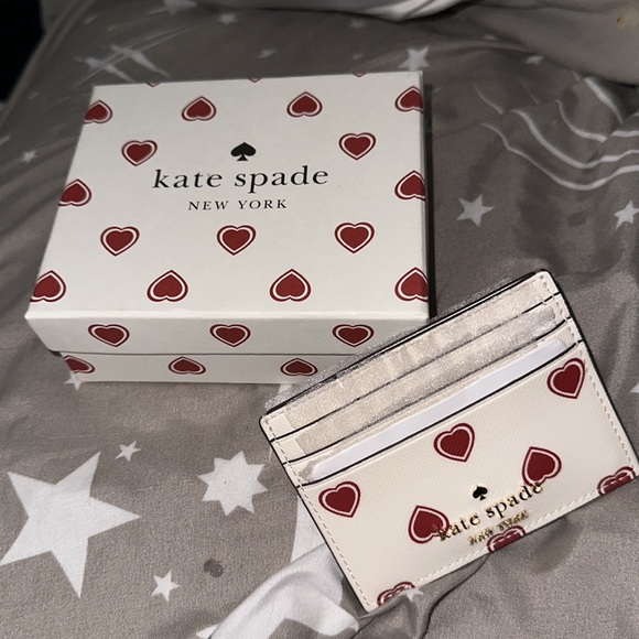 NWT and box Kate spade red hearts ❤️ card holder holds six cards nice 😊 - Picture 3 of 3